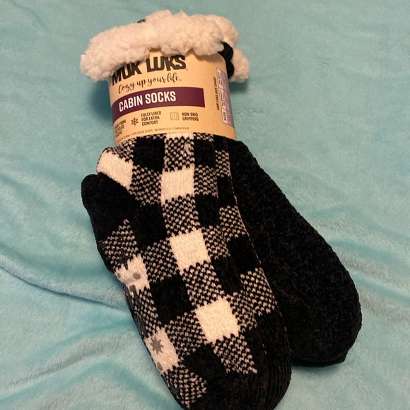 Muk Luk Cabin Socks NWT - Picture 1 of 4